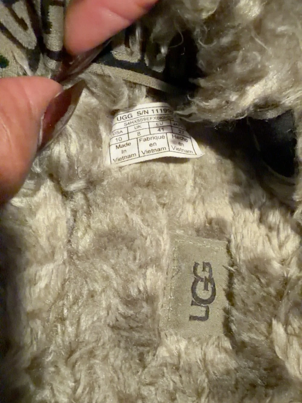 UGG fuzz sugar